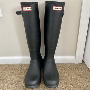 Size 8 Women's Black Hunter Rain boots